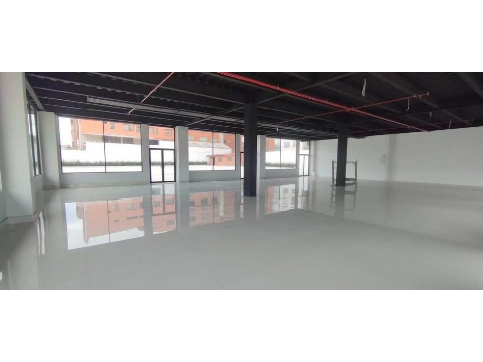PLAZA COMERCIAL EN RENTA SECTOR YANUNCAY EN CUENCA - 5