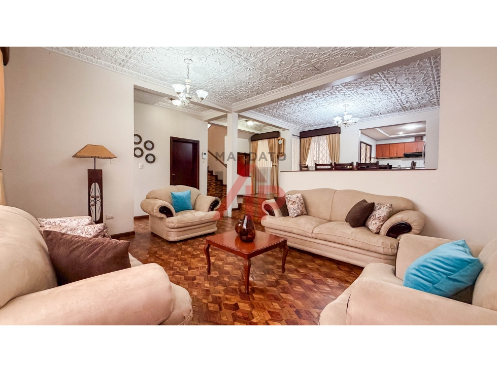 CASA 5 DORMITORIOS EN RENTA AV DE LAS AMERICAS (BASILICA) CUENCA — foto 2