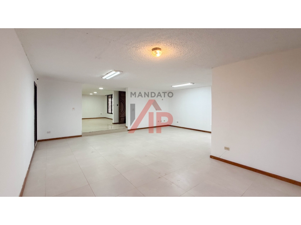 CASA COMERCIAL EN RENTA SECTOR PUERTAS DEL SOL CUENCA — foto 5