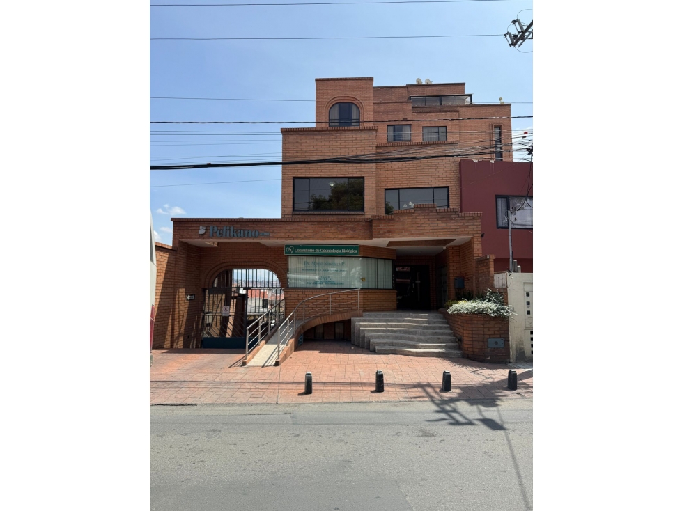 DEPARTAMENTO EN RENTA SECTOR AV 10 DE AGOSTO CUENCA - 1