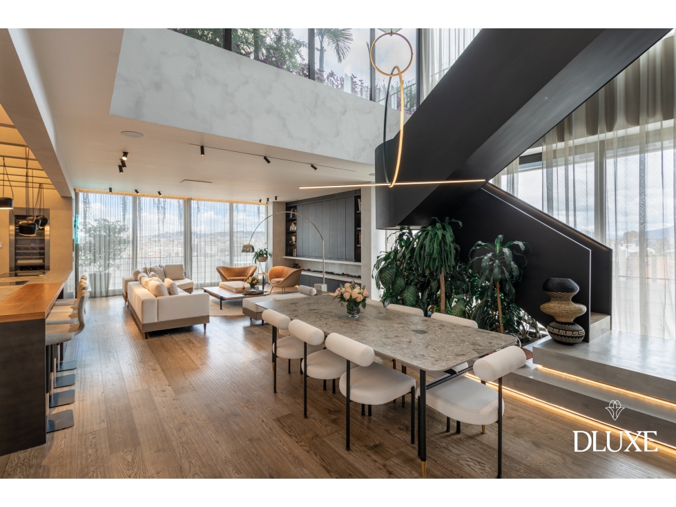 Venta, Penthouse dúplex con Piscina Privada en Santa Paula