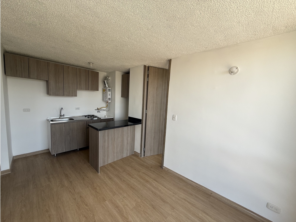 ARRENDAMOS APARTAMENTO EN VERBANAL SAN ANTONIO, BOGOTÁ — foto 4