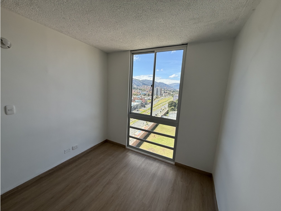 ARRENDAMOS APARTAMENTO EN VERBANAL SAN ANTONIO, BOGOTÁ — foto 2