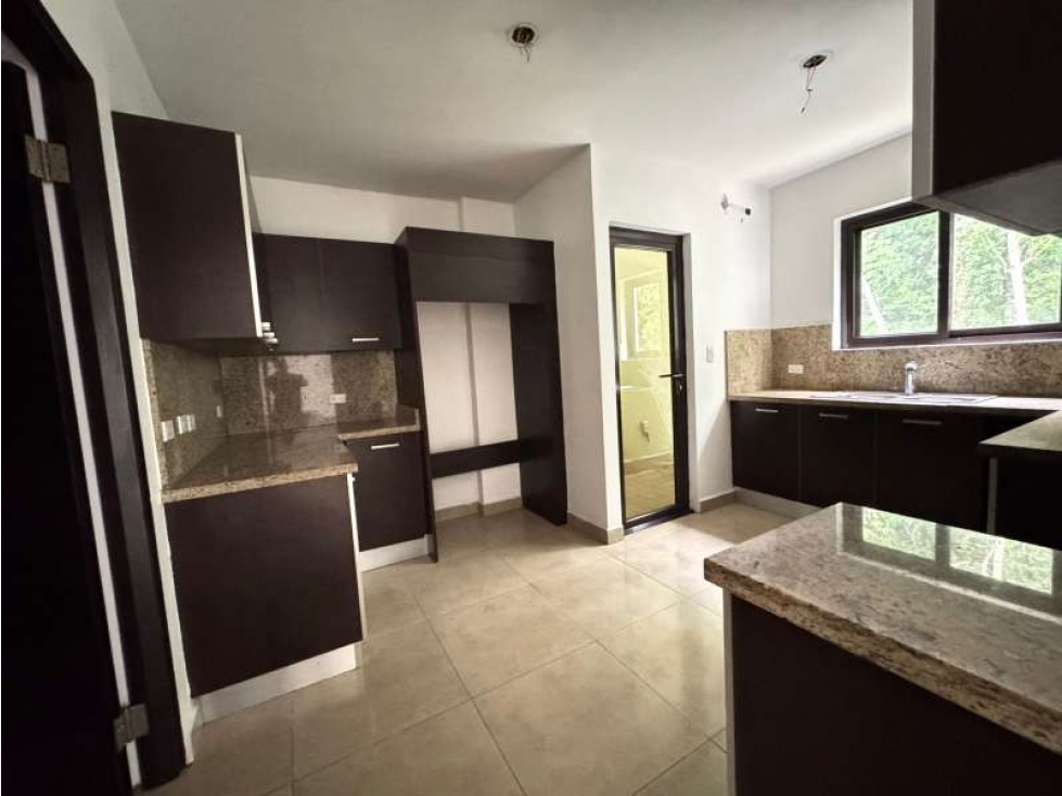Venta de apartamento en Clayton (Embassy Village) GTA — foto 3