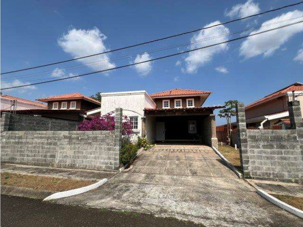 Venta de casa en Arraiján (Hill Top) GTA
