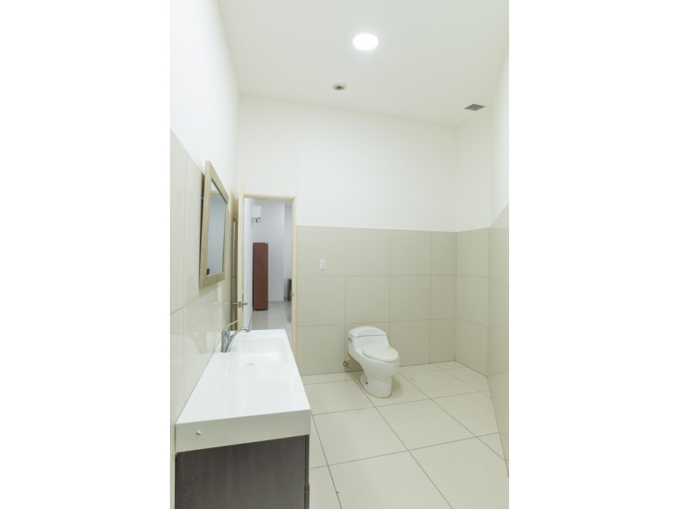 Venta de local comercial en Avenida Balboa (Yacht Club) GTA
