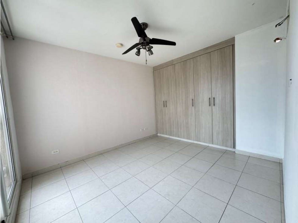 Venta de apartamento en Costa Sur (Versalles T400) GTA