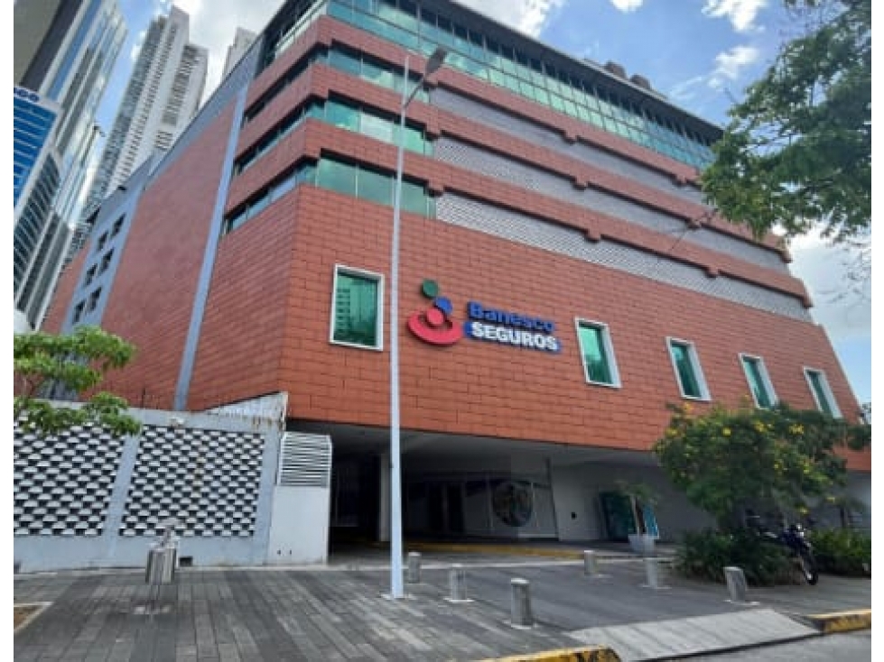 Venta de edificio comercial en Marbella GTA