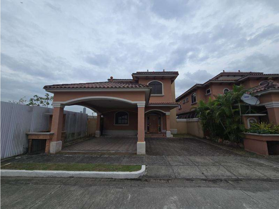 Venta de casa en Versalles (PH El Doral) GTA