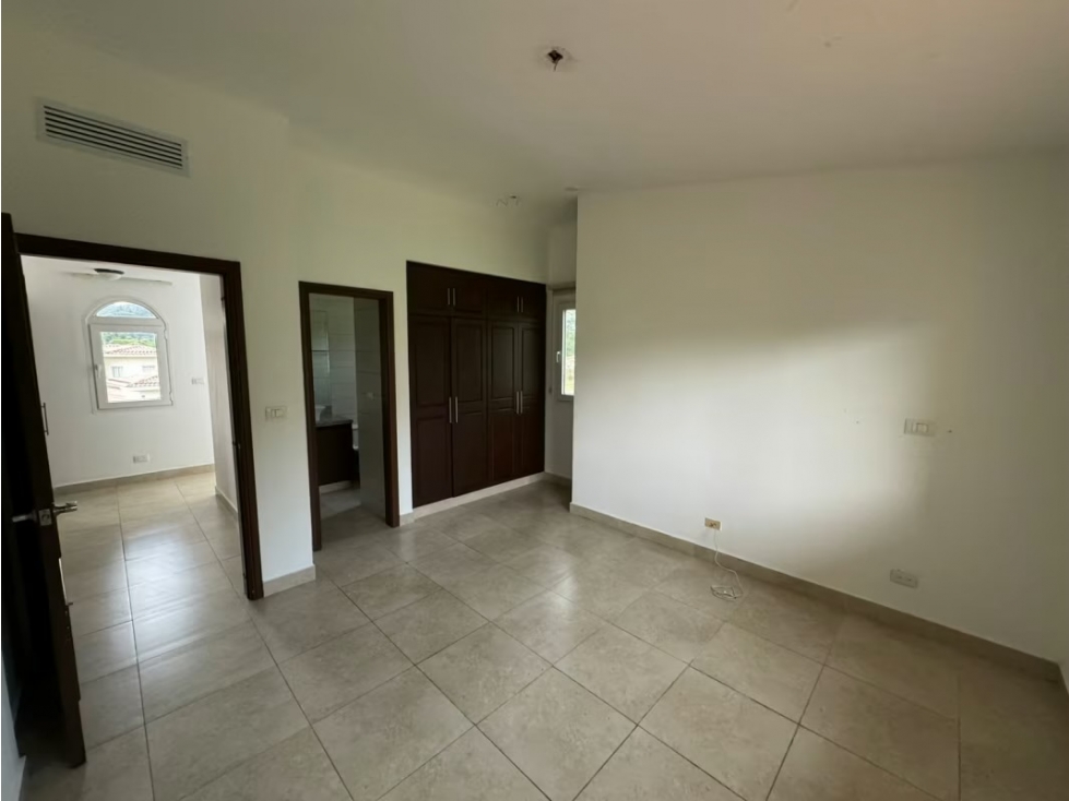 Venta de casa en Cocoli (Tucan Country Club) GTA