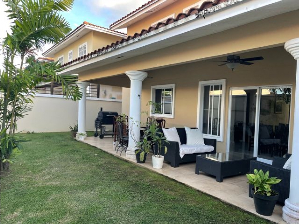 Venta de casa en Chanis (Castel Novo) GTA
