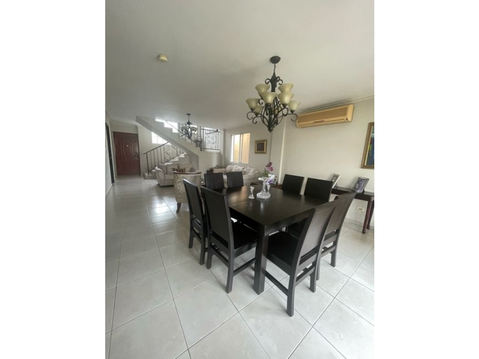 Venta de casa en Chanis (Castel Novo) GTA — foto 2