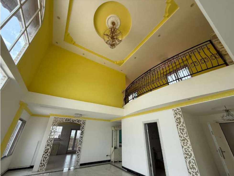 Venta de casa de tres niveles en El Dorado (Las Mercedes) GTA — foto 2