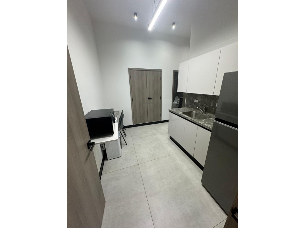 Venta de o alquila oficina en Marbella (BICSA Financial Center) GTA — foto 2