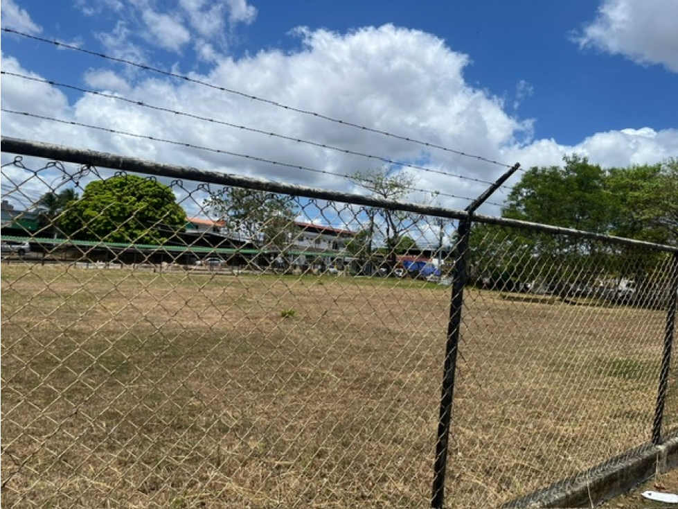 Venta de terreno comercial en Avenida Domingo Díaz (Villa Lucre) GTA — foto 2