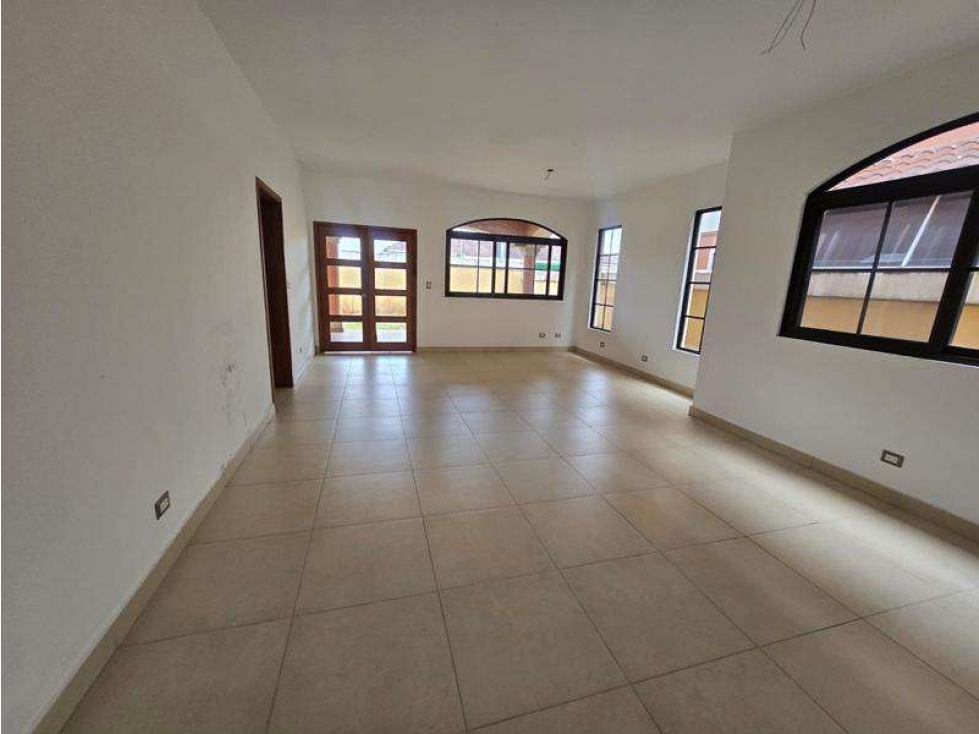 Venta de casa en Versalles (PH El Doral) GTA — foto 2