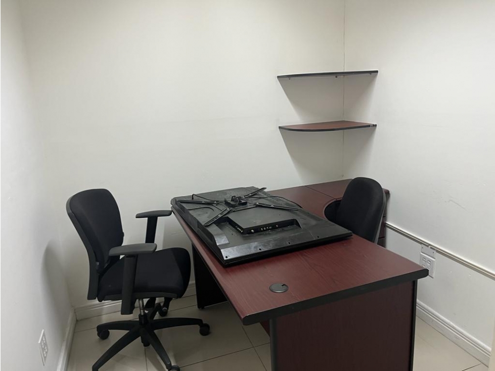 Venta de local comercial/oficina en Hato Pintado (Plaza Agora) GTA — foto 2