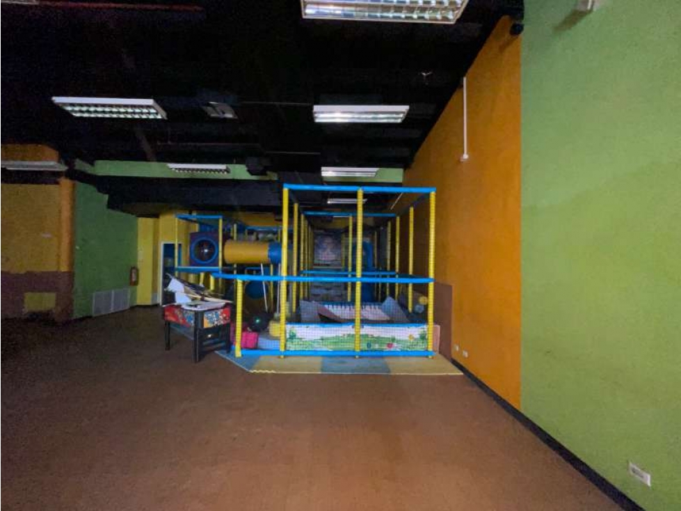 Venta de locales comerciales en Brisas del Golf (Premier Plaza) GTA - 3