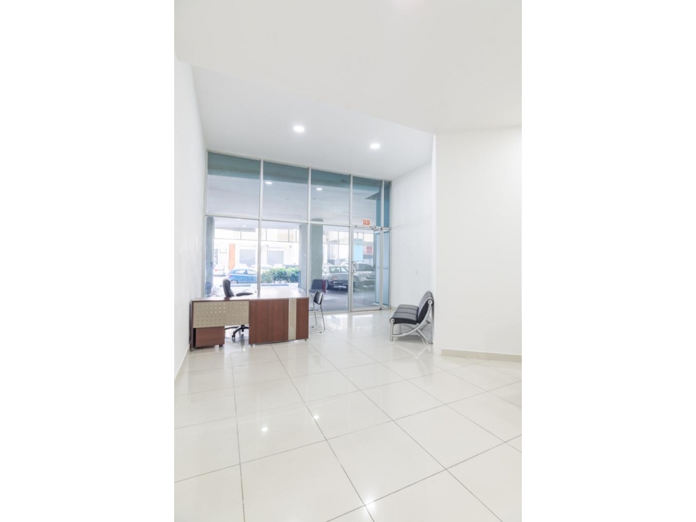 Venta de local comercial en Avenida Balboa (Yacht Club) GTA — foto 3