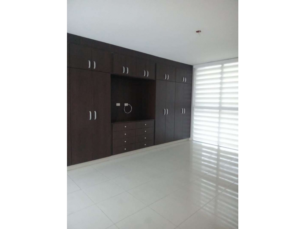 Venta de apartamento de San Francisco (Waterfalls) GTA — foto 3
