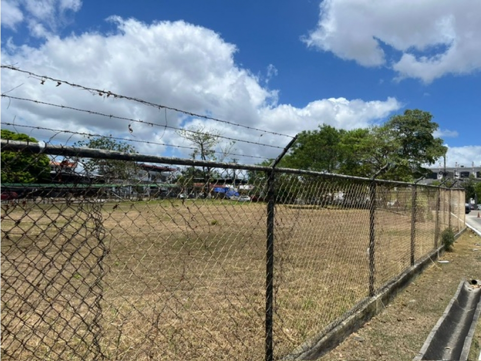 Venta de terreno comercial en Avenida Domingo Díaz (Villa Lucre) GTA — foto 3