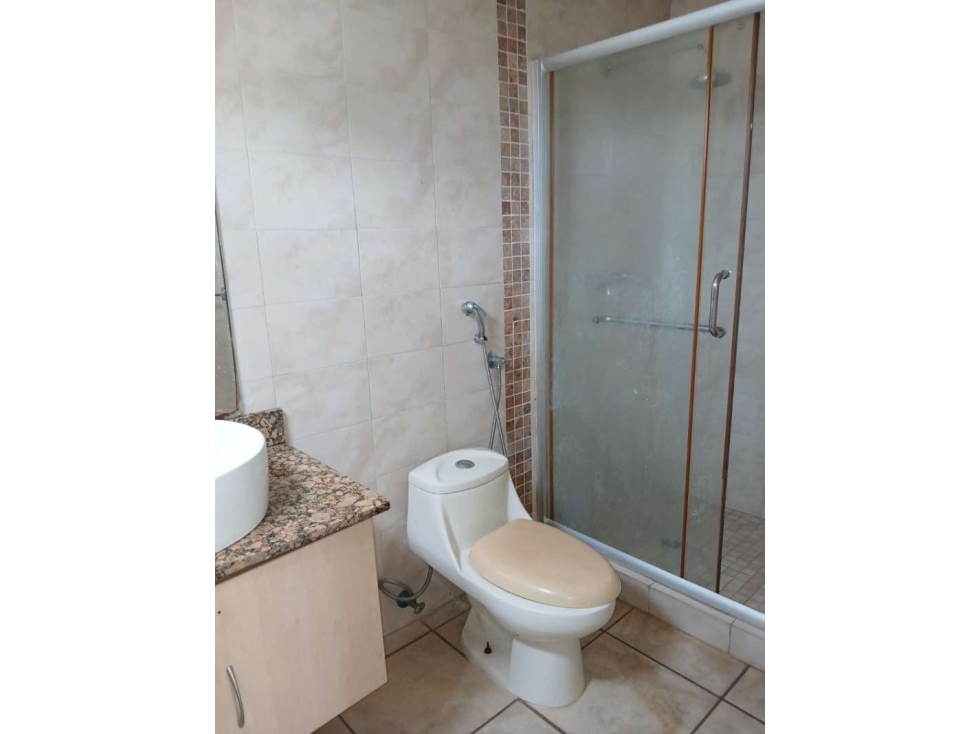 Venta de casa en Brisas del Golf Norte (Everest) GTA — foto 4