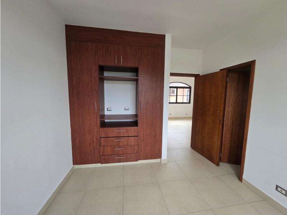 Venta de casa en Versalles (PH El Doral) GTA — foto 5