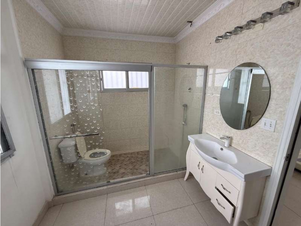 Venta de casa de tres niveles en El Dorado (Las Mercedes) GTA — foto 6