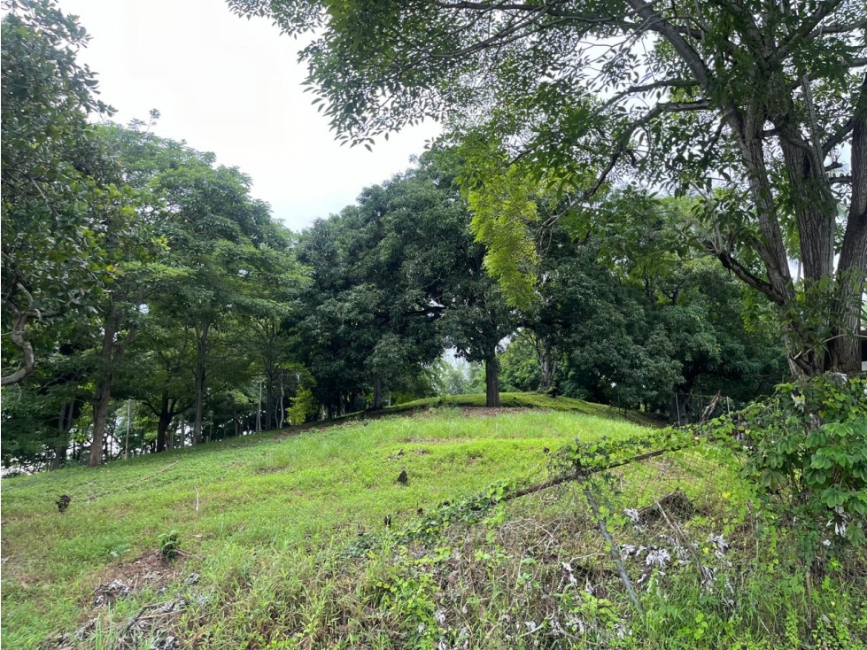 Venta de terreno en Altos de Curundu GTA - 3