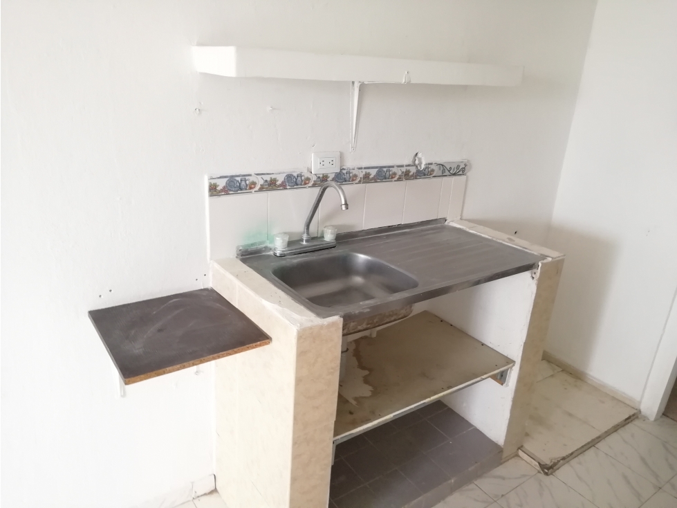 SE ARRIENDA APARTAMENTO DE 2 ALCOBAS EN BLAS DE LEZO - CARTAGENA — foto 4