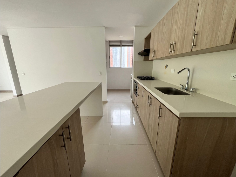 Apartamento para la venta en Envigado, 2 parqueaderos y útil. — foto 5