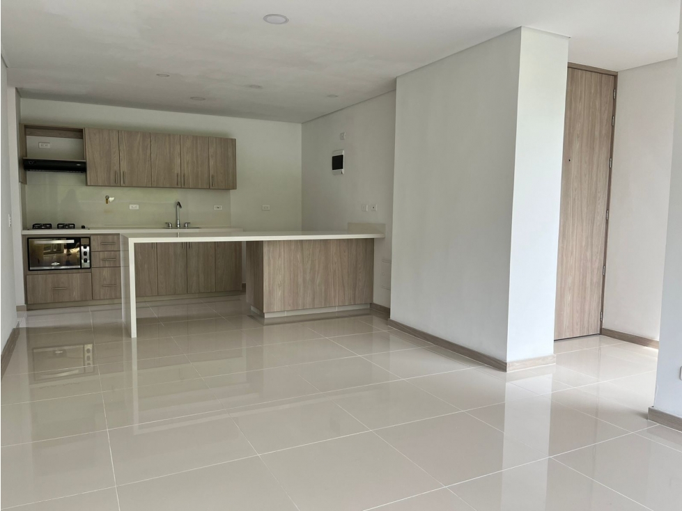 Apartamento para la venta en Envigado, 2 parqueaderos y útil. — foto 2