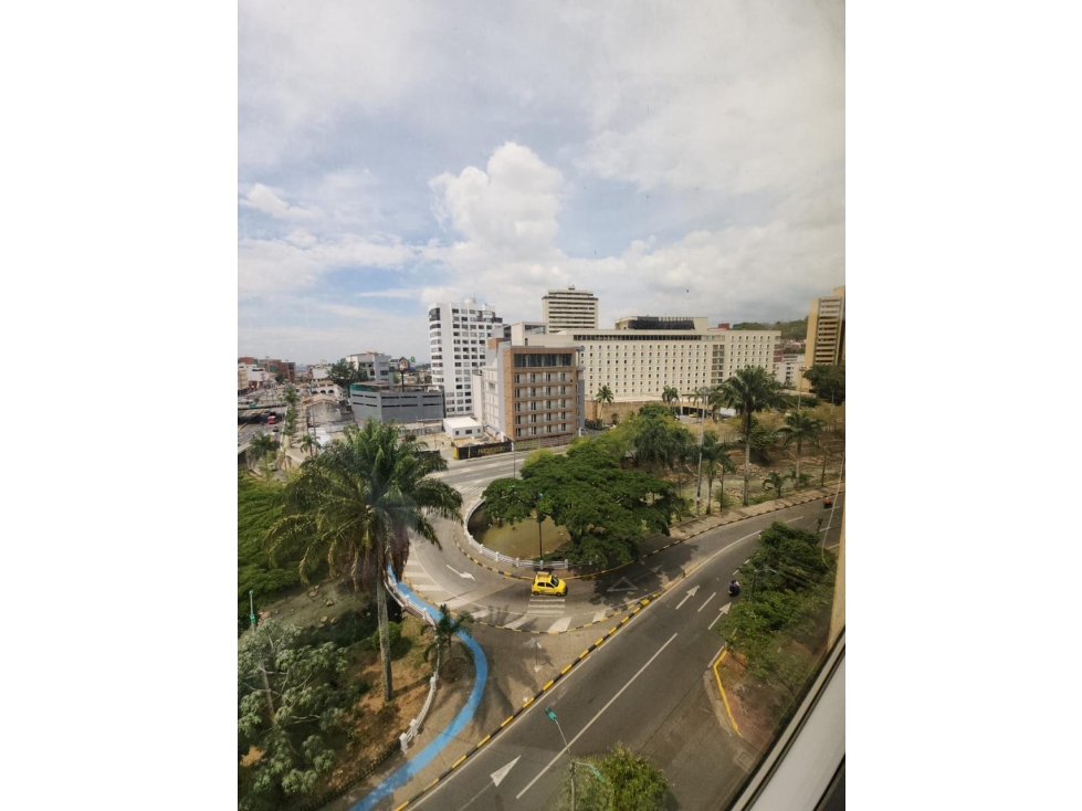 Alquiler oficina totalmente amoblada barrio Centenario Cali