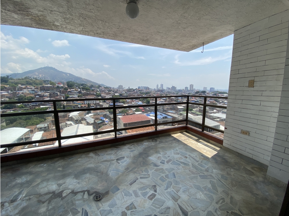 VENTA APARTAMENTO DUPLEX MIRAFLORES OESTE — foto 4