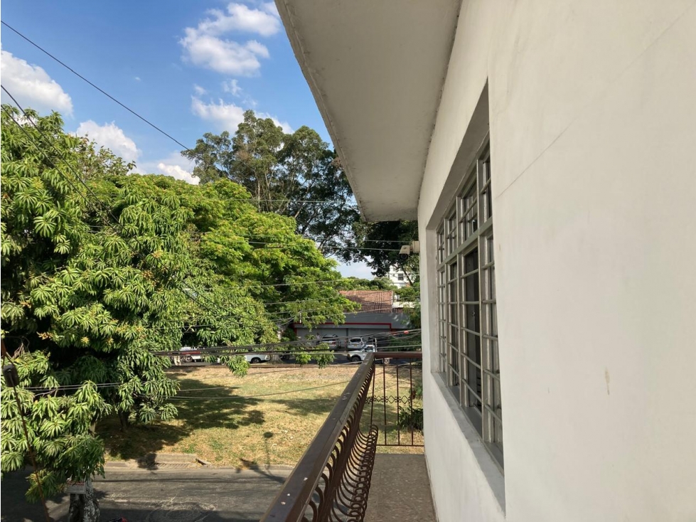 VENTA CASA INDEPENDIENTE LA FLORA NORTE CALI