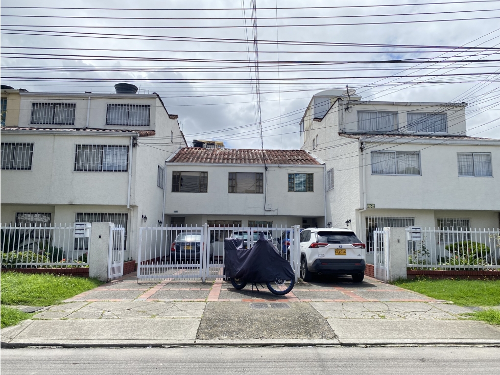 VENDO CASA BARRIO MODELIA - BOGOTA
