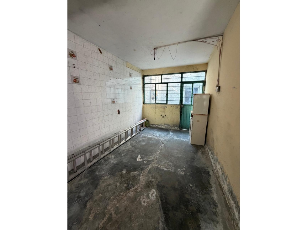 CASA 180M2 EN ESQUINA A 5MIN CENTRAL DE ABASTOS ECATEPEC - 4