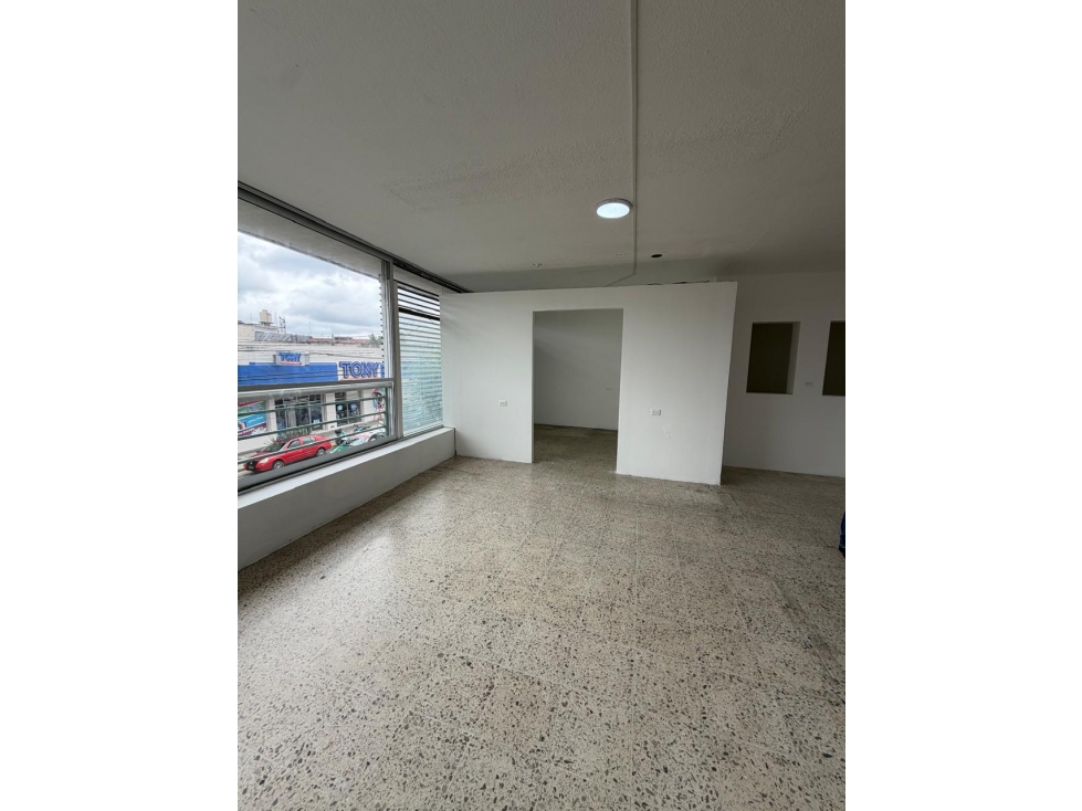LOCAL 100 M2 DOS FRENTES AV. 20 DE NOVIEMBRE XALAPA CENTRO - 2