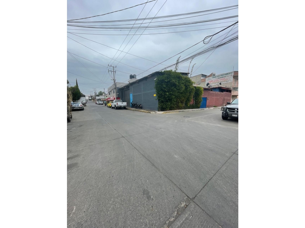 NAVE 300M2 CON 0FICINAS 60M2 TULTEPEC CERCA CTO MEXIQUENSE - 3