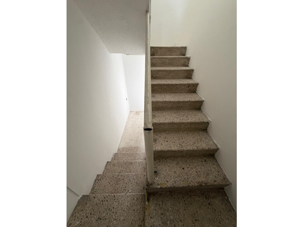 LOCAL 100 M2 DOS FRENTES AV. 20 DE NOVIEMBRE XALAPA CENTRO - 4