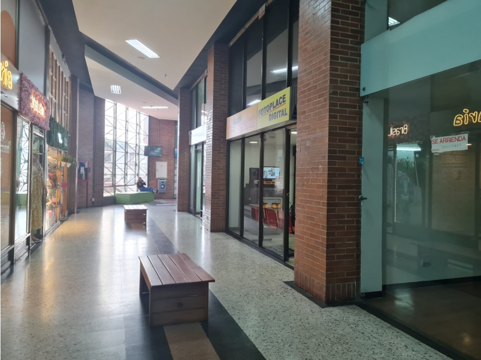 ARRIENDO LOCAL CEDRITOS CENTRO COMERCIAL - 1