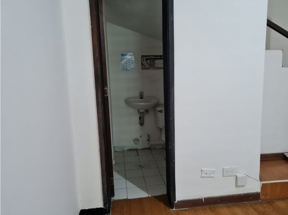 ARRIENDO LOCAL CEDRITOS CENTRO COMERCIAL - 2