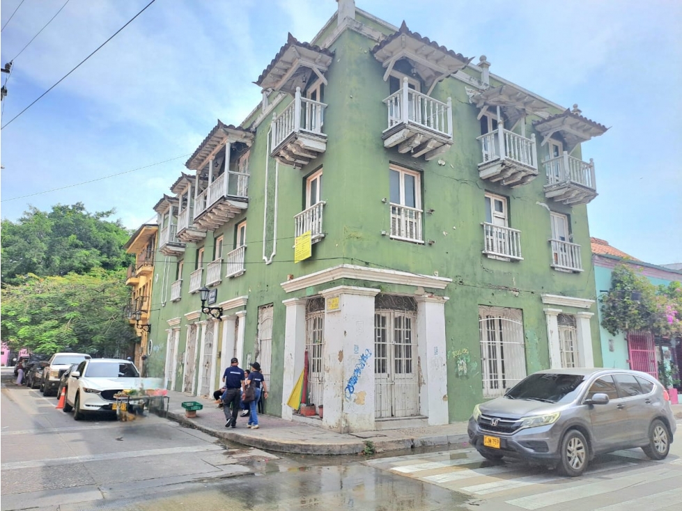Edificio Getsemani, calle larga