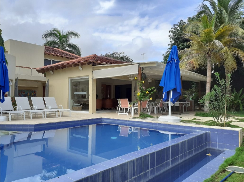 Casa en Baru, condominio cerrado