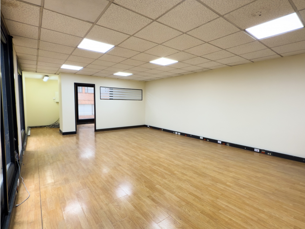 Arriendo Oficina en Santa Barbara Occidental - Bogota — foto 2