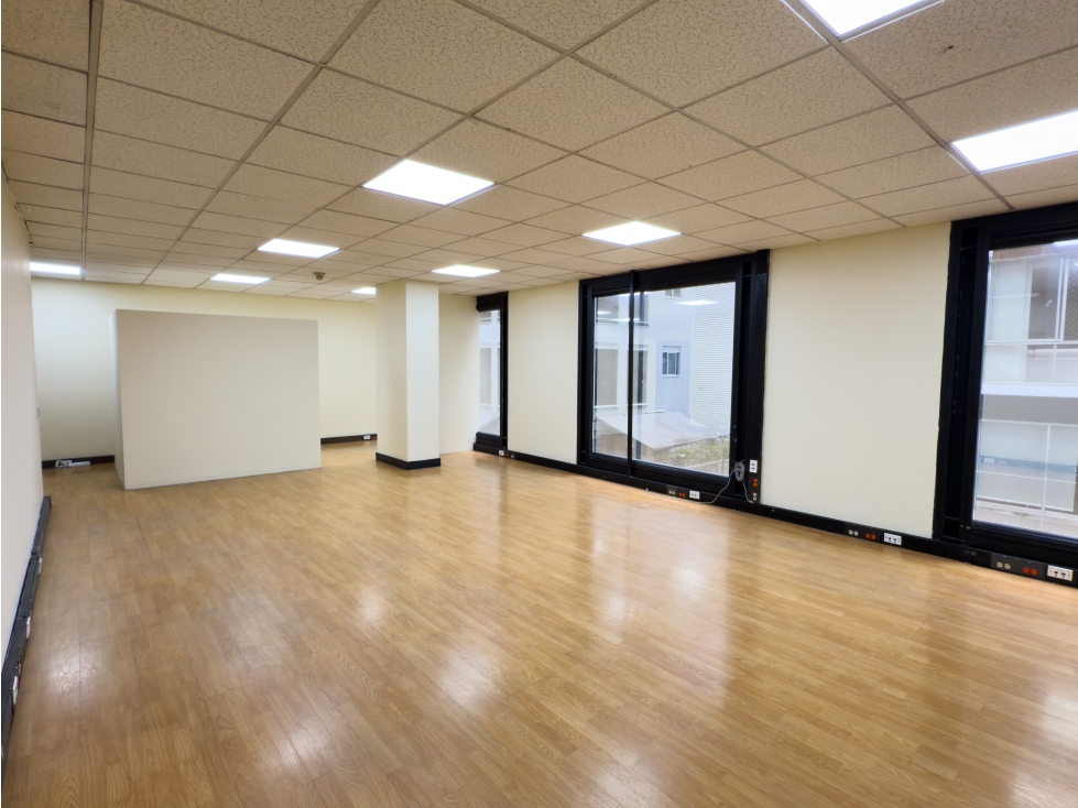 Arriendo Oficina en Santa Barbara Occidental - Bogota — foto 3