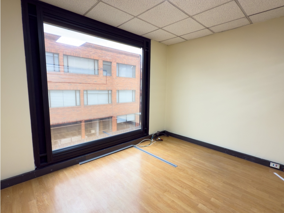 Arriendo Oficina en Santa Barbara Occidental - Bogota — foto 5