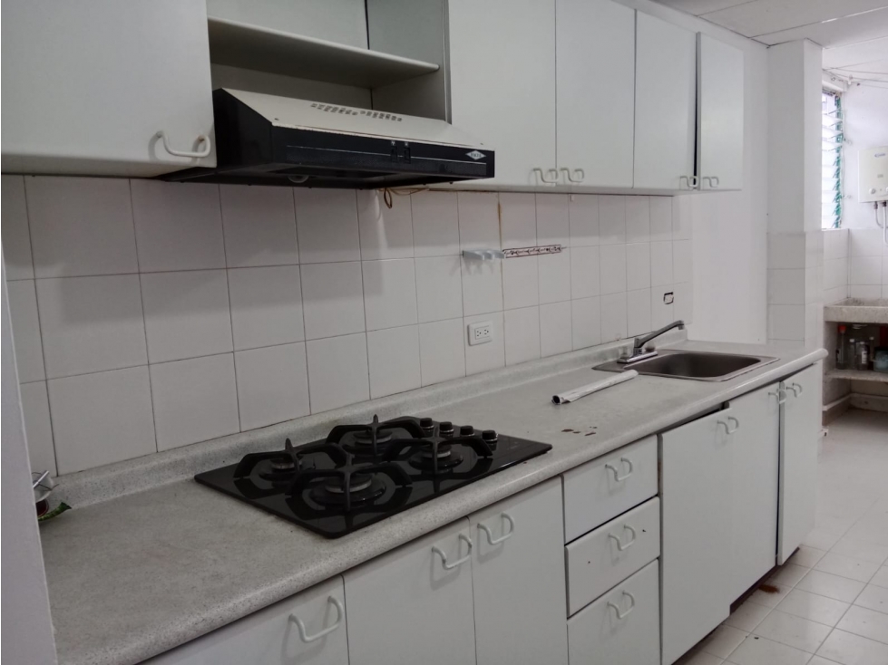 OPORTUNIDAD VENDO AMPLIO APARTAMENTO EN ALAMOS PISO 5 SIN ASCENSOR — foto 6
