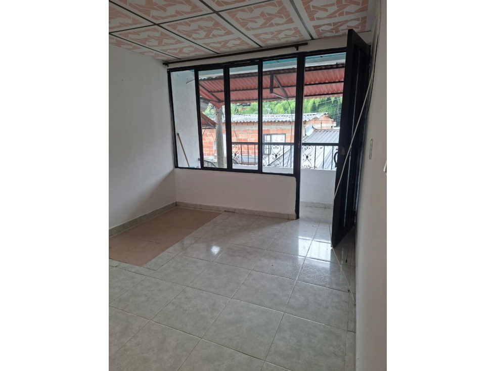 Vendo Casa de pisos independientes — foto 2