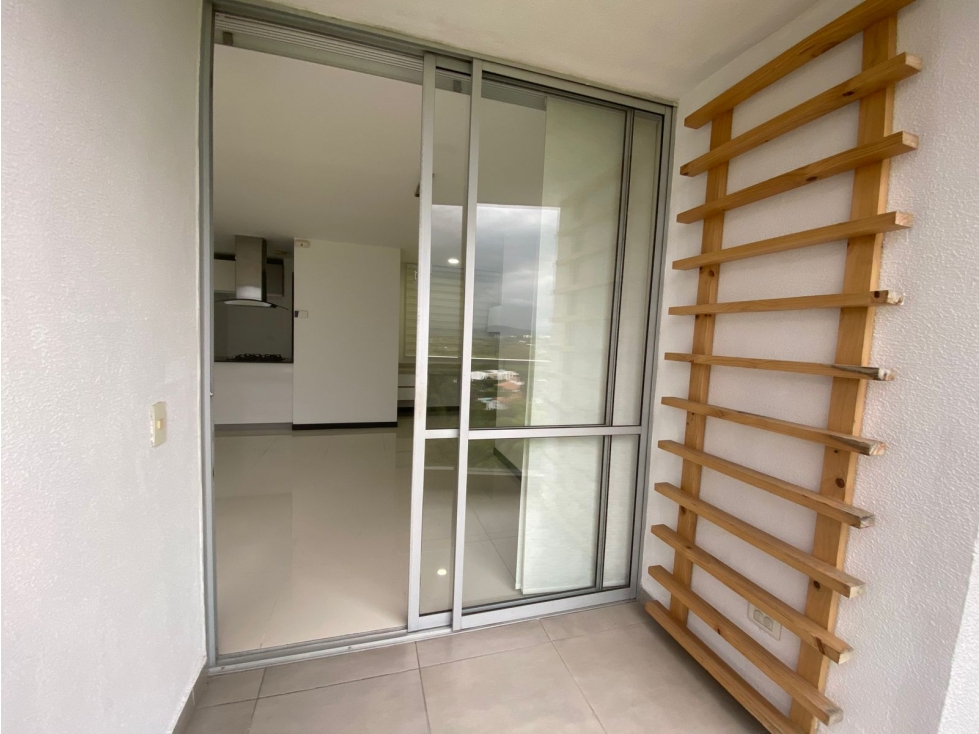VENDO AMPLIO APARTAMENTO EN CERRITOS CON 2 PARQUEADEROS — foto 4